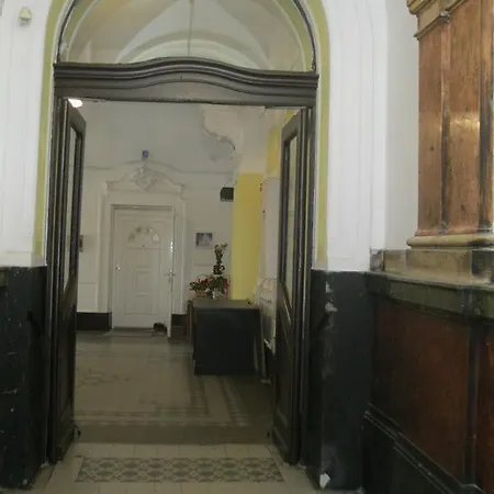 Kalman Imre One Bedroom *