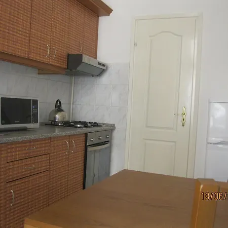 Kalman Imre One Bedroom Apartment *